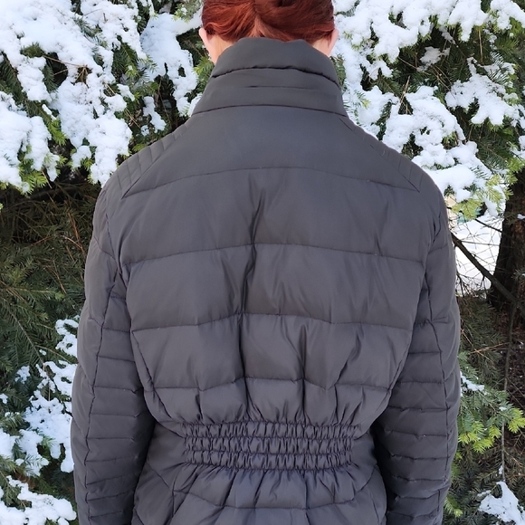 Michael Kors Large Black Puffer Coat with Gold Zippers - Picture 6 of 11